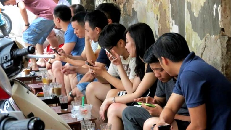 Best places to visit in Vietnam, Vietnamese best places to visit, Vietnames famous foods