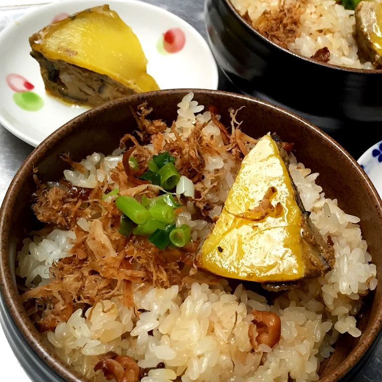Best places to visit in Vietnam, Vietnamese best places to visit, Vietnames famous foods